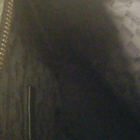 Women's Michael Kors Handbag; Black and Tan; Size 15 1/2x12 with 6" Handles - Picture 5 of 8